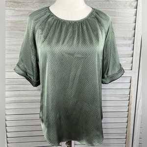 BANANA REPUBLIC Silky Half Sleeve Blouse Sage w Navy Geo Pattern-XS